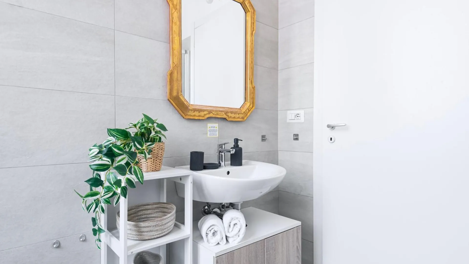 Appartamento Easylife - Accogliente Monolocale zona Washington Milano 0*,